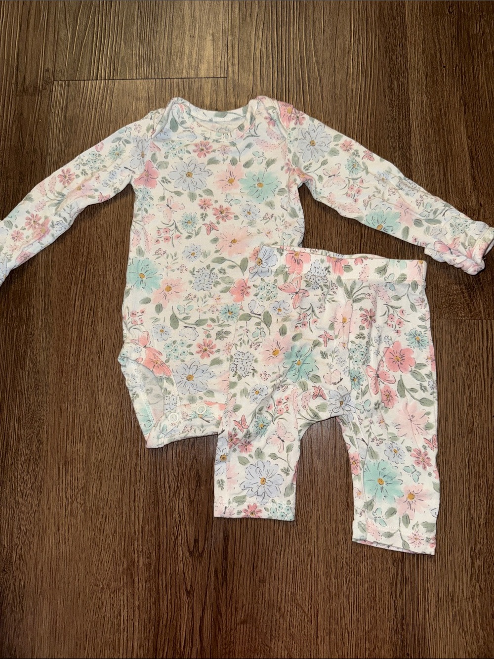 Floral Purely Soft Baby Girl Carter’s Set